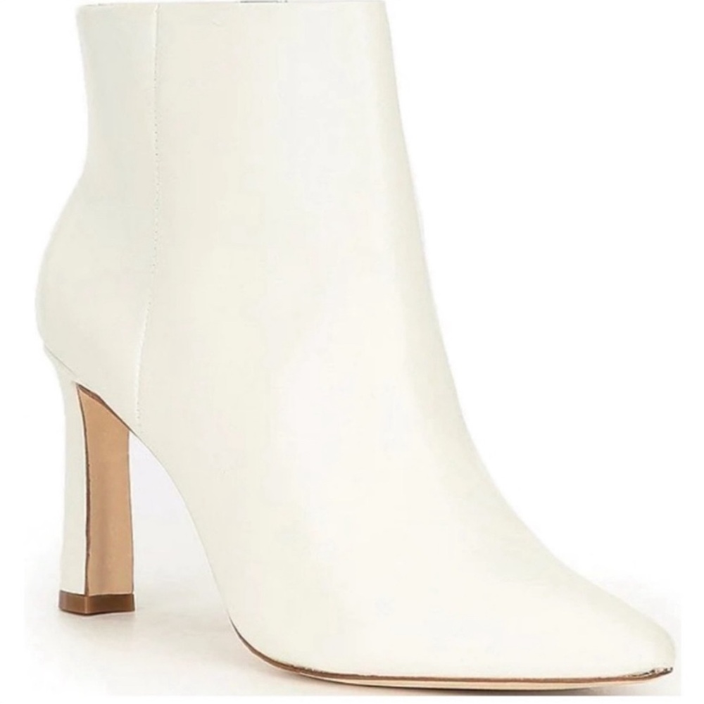NWT Antonio Melani Stazi Booties